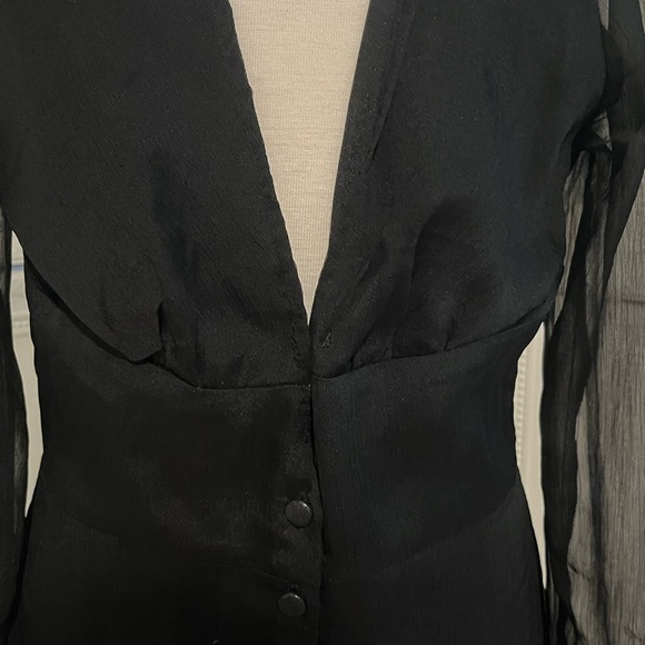 Elegant Black Sheer Sleeve Dress - Picture 7 of 11